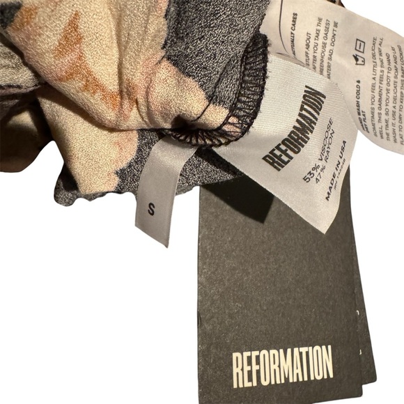 Reformation off shoulder top NEW - Picture 6 of 6